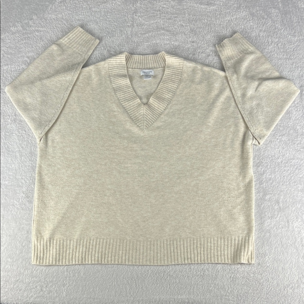 Song of‎ Style by Aimee Song Women's Size XL Cream Soft V-Neck Sweater